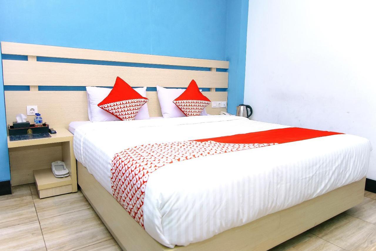 Oyo 592 Budget Hotel By The Harbour Padang  Luaran gambar