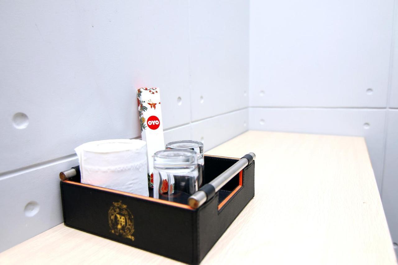 Oyo 592 Budget Hotel By The Harbour Padang  Luaran gambar