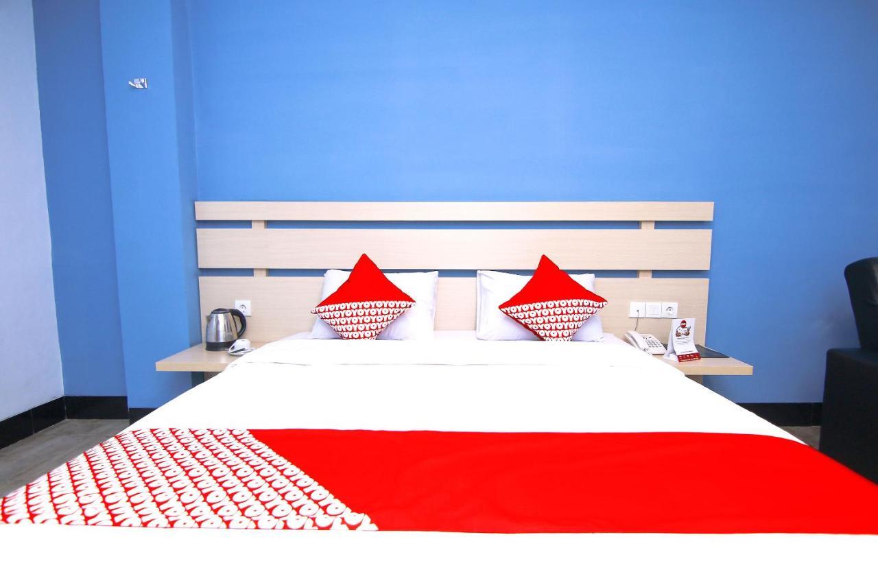 Oyo 592 Budget Hotel By The Harbour Padang  Luaran gambar